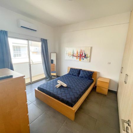 High Speed Holiday Apartment Larnaca Ngoại thất bức ảnh
