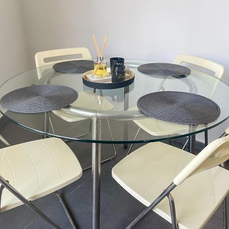 High Speed Holiday Apartment Larnaca Ngoại thất bức ảnh