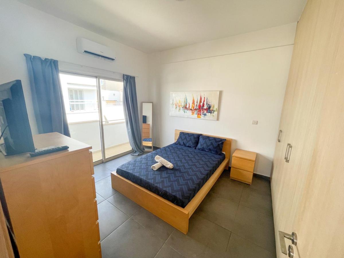 High Speed Holiday Apartment Larnaca Ngoại thất bức ảnh