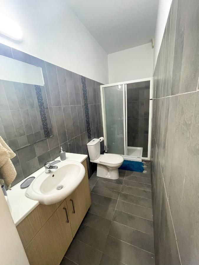 High Speed Holiday Apartment Larnaca Ngoại thất bức ảnh